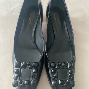 Authentic Louis Vuitton pump in patent 
Leather